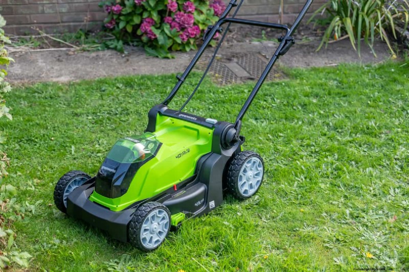 Greenworks Electric Dethatcher: A Complete Guide to Operation