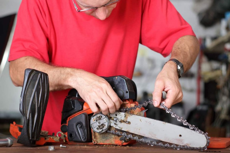 Fixing a Broken Chainsaw Tooth: Filing, Replacement & Rebuilding Guide