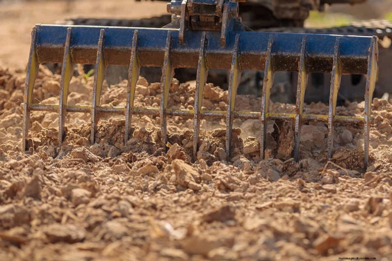 Landscape Rake vs. Box Blade: Choosing the Right Tool for Soil Preparation