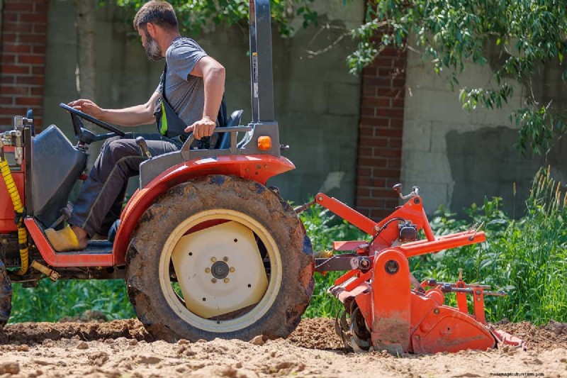Landscape Rake vs. Box Blade: Choosing the Right Tool for Soil Preparation