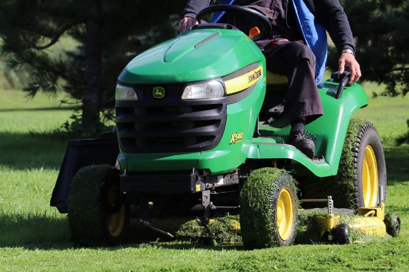 Why Won t My John Deere Mower Start in Hot Weather? - Troubleshooting Guide