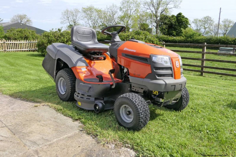 Best Oil for Husqvarna Lawn Mowers: Recommendations & Types