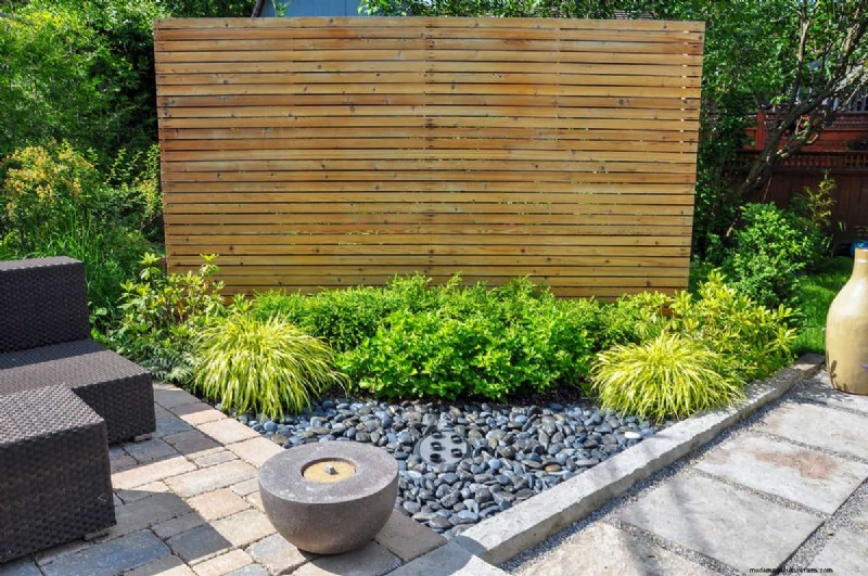DIY Freestanding Privacy Screen: A Step-by-Step Guide