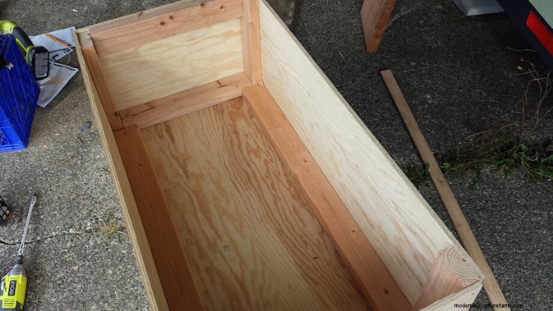 Build Your Own Worm Composter: A Step-by-Step Guide