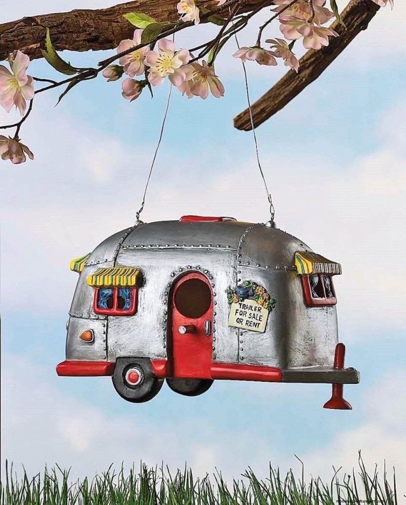 Best Birdhouses: Attract Feathered Friends to Your Garden