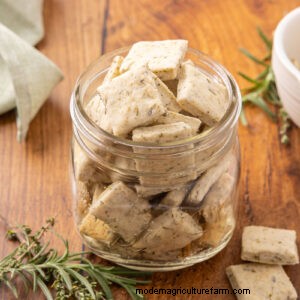 Crispy Homemade Italian Crackers Recipe - Authentic Flavor