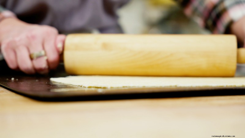 Easy Homemade Crackers: Simple Recipe for Crispy, Flavorful Snacks