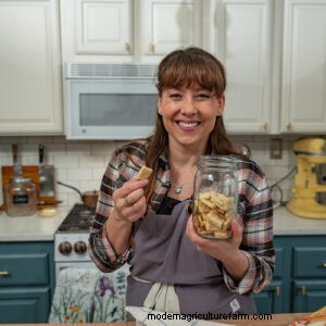 Easy Homemade Crackers: Simple Recipe for Crispy, Flavorful Snacks