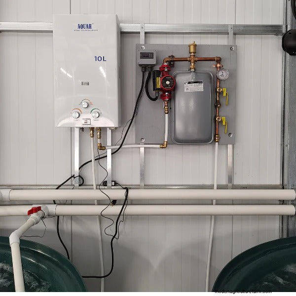 Choosing the Right Water Heater for Aquaponics: A Practical Guide