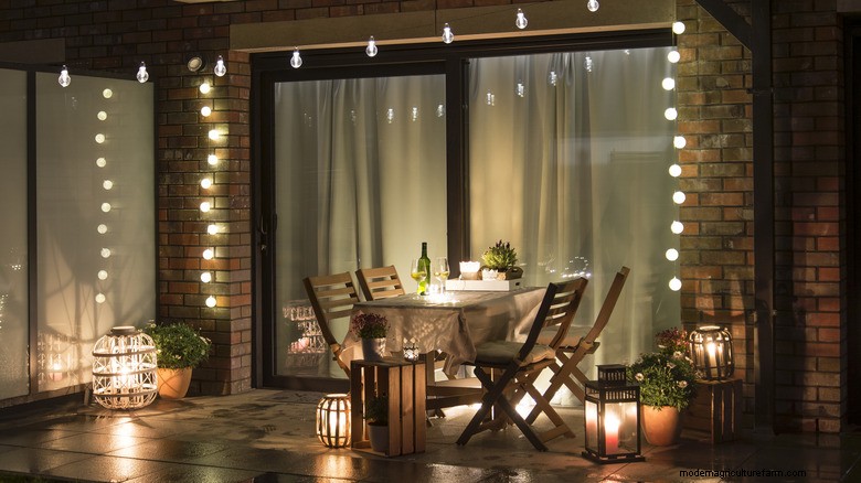 Layered Outdoor Lighting Outshines Solar Lights in 2026: Expert Insights
