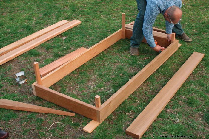 Build a Low‑Maintenance Cold Frame with a Smart Hydraulic Opener – Step‑by‑Step Guide