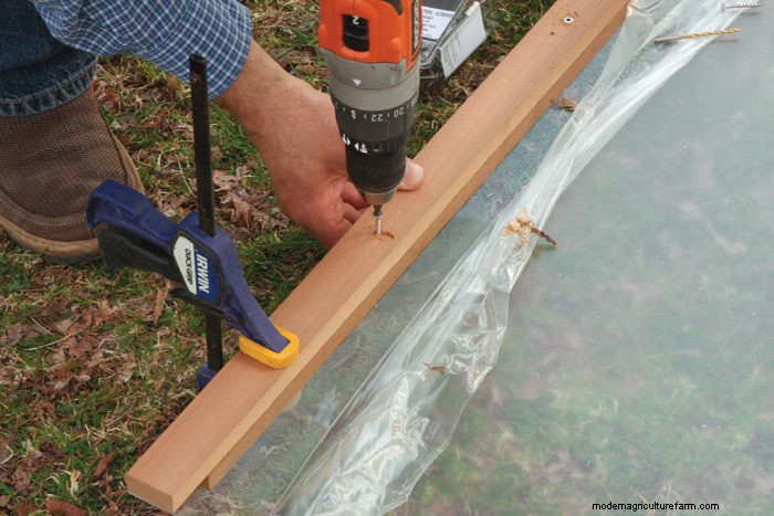 Build a Low‑Maintenance Cold Frame with a Smart Hydraulic Opener – Step‑by‑Step Guide