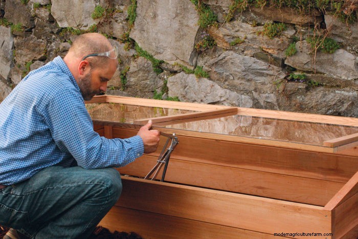 Build a Low‑Maintenance Cold Frame with a Smart Hydraulic Opener – Step‑by‑Step Guide