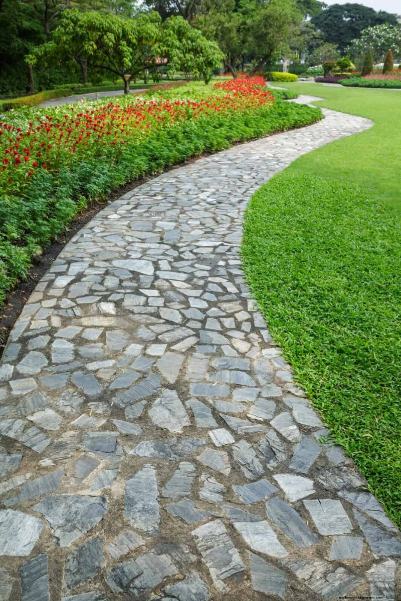 15 Proven Garden Bed Edging Ideas to Keep Your Landscape Neat