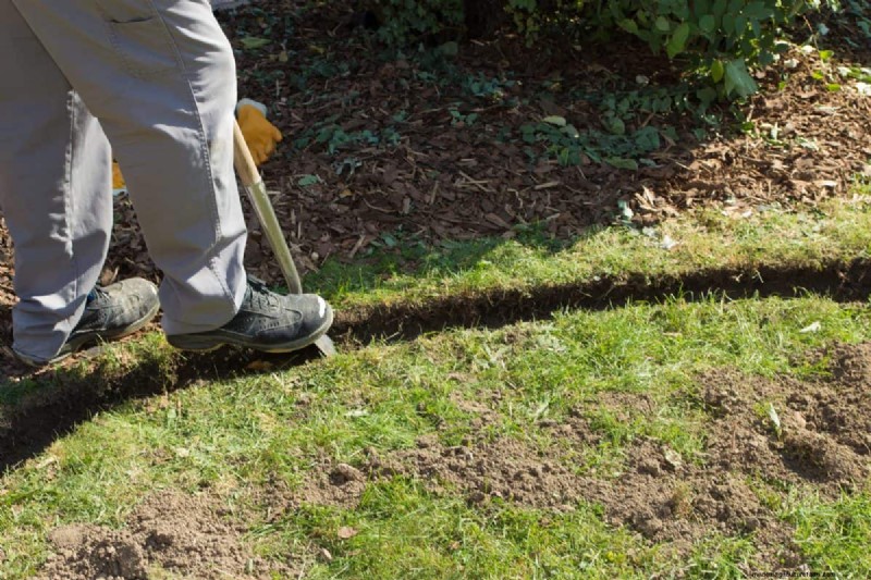 15 Proven Garden Bed Edging Ideas to Keep Your Landscape Neat