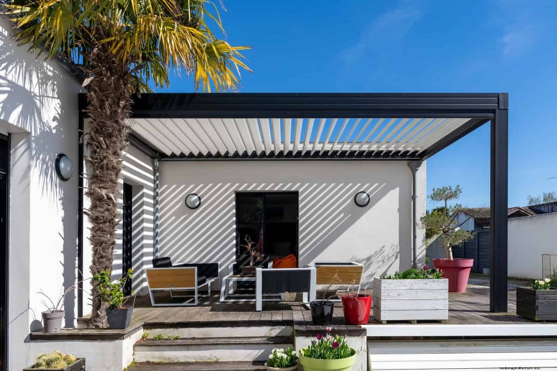 21 Expert Landscaping Strategies to Shield Your Home from Wildfires