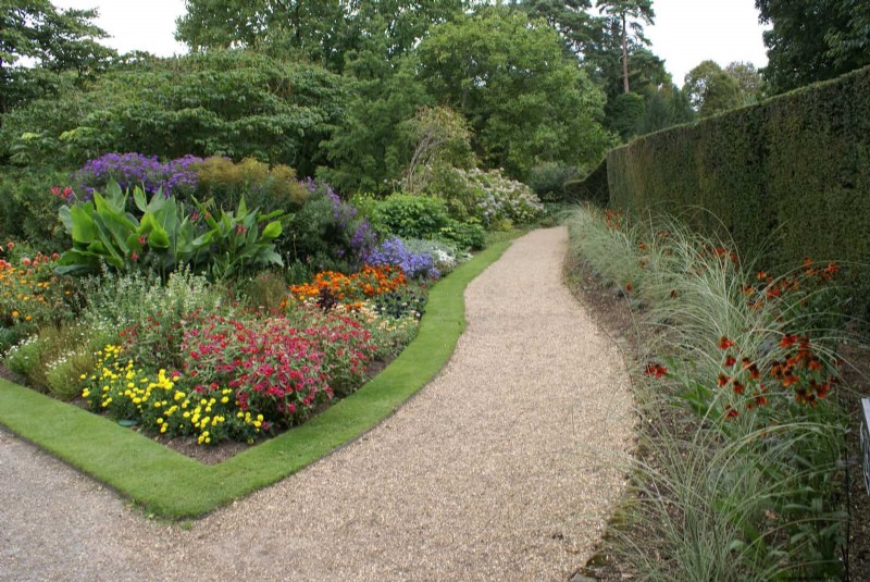 How to Create a Stunning Summer Landscape with Minimal Effort