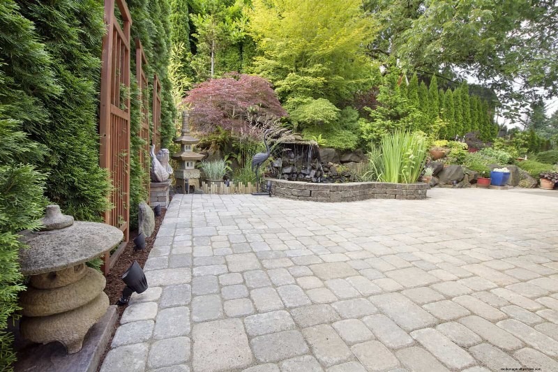 Why Traditional Lawns Are Becoming Obsolete – 30 Proven Reasons and Sustainable Alternatives