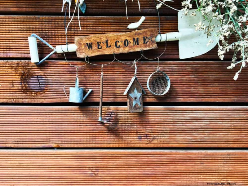 28 Creative Ideas to Repurpose Old Garden Tools into Stunning Outdoor Décor