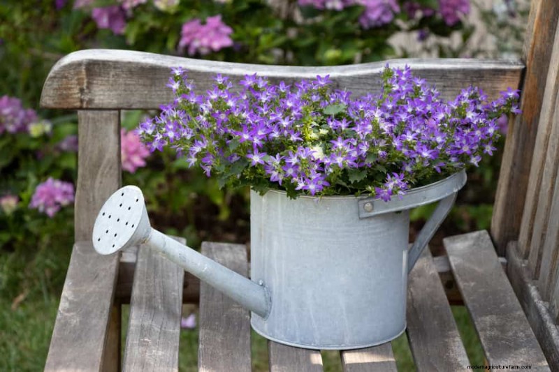 28 Creative Ideas to Repurpose Old Garden Tools into Stunning Outdoor Décor