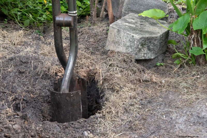 How Deep Should a 4‑Foot Fence Post Be? – Expert Guide