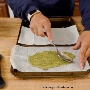 Comfrey Poultice: A Time‑Proven Herbal Remedy for Sprains, Strains, and Minor Injuries